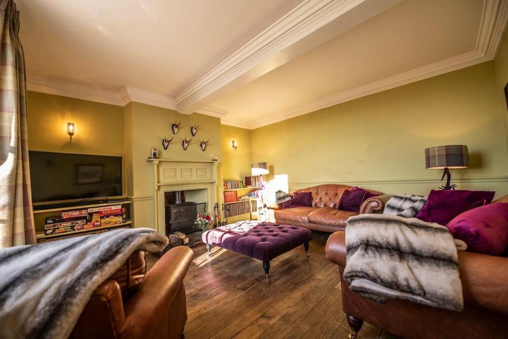 Georgian Country House -Panoramic Views -Sleeps 12 รูธิน ภายนอก รูปภาพ