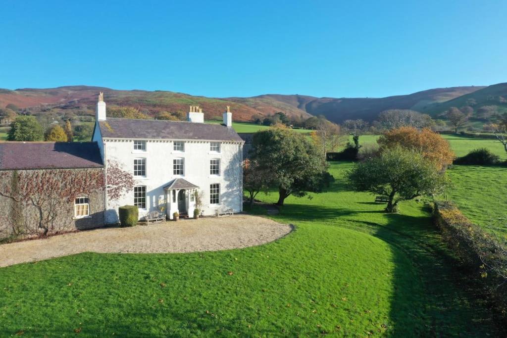 Georgian Country House -Panoramic Views -Sleeps 12 รูธิน ภายนอก รูปภาพ