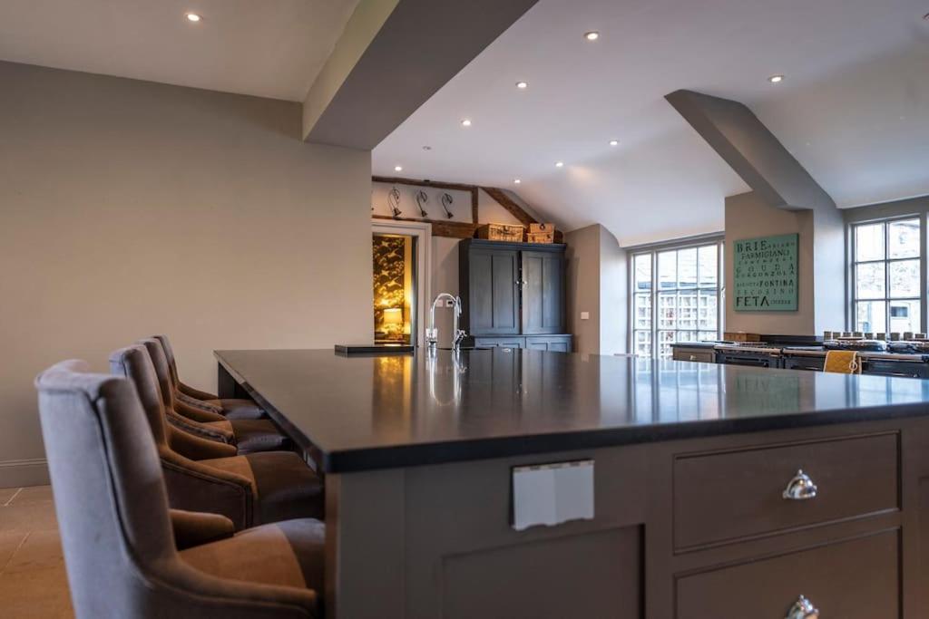 Georgian Country House -Panoramic Views -Sleeps 12 รูธิน ภายนอก รูปภาพ