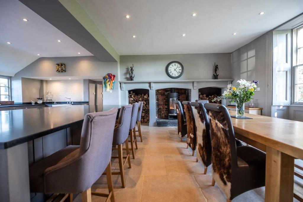 Georgian Country House -Panoramic Views -Sleeps 12 รูธิน ภายนอก รูปภาพ