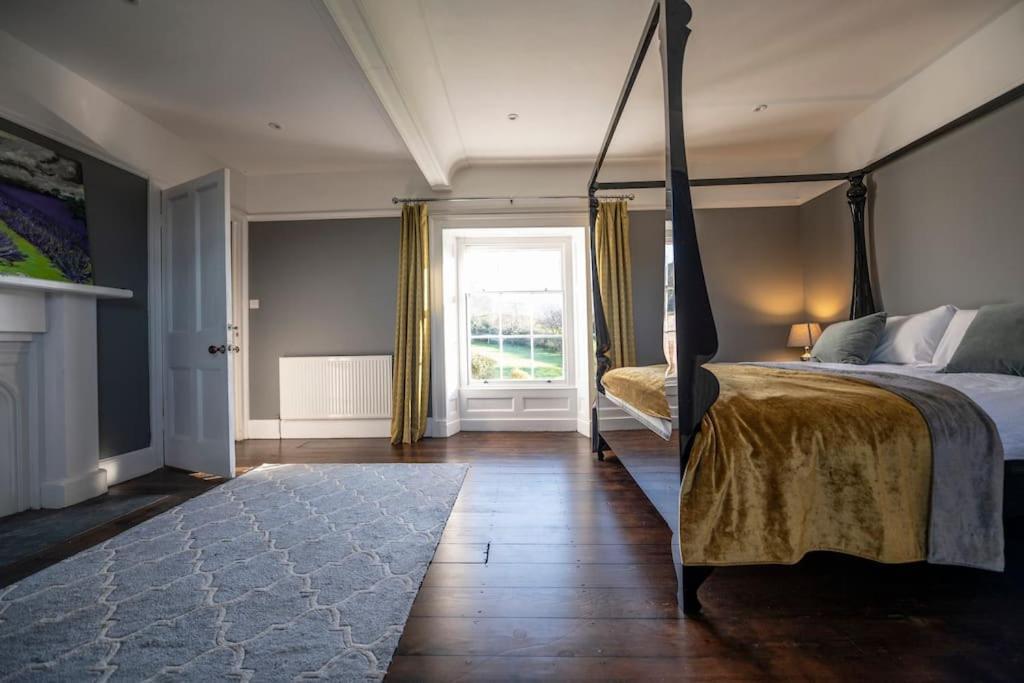 Georgian Country House -Panoramic Views -Sleeps 12 รูธิน ภายนอก รูปภาพ