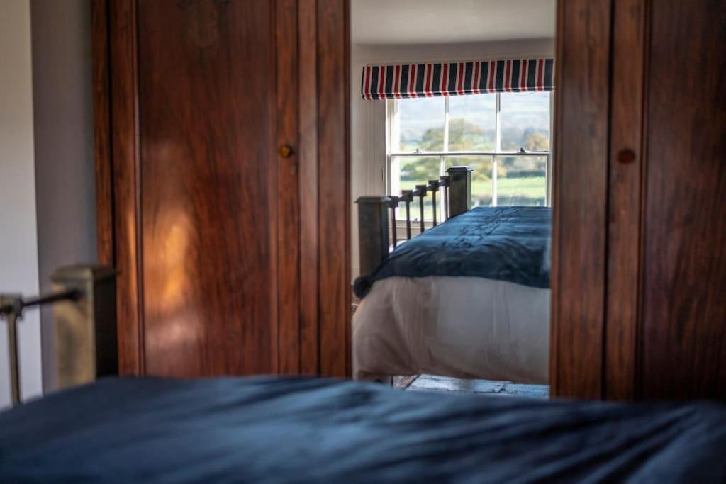 Georgian Country House -Panoramic Views -Sleeps 12 รูธิน ภายนอก รูปภาพ