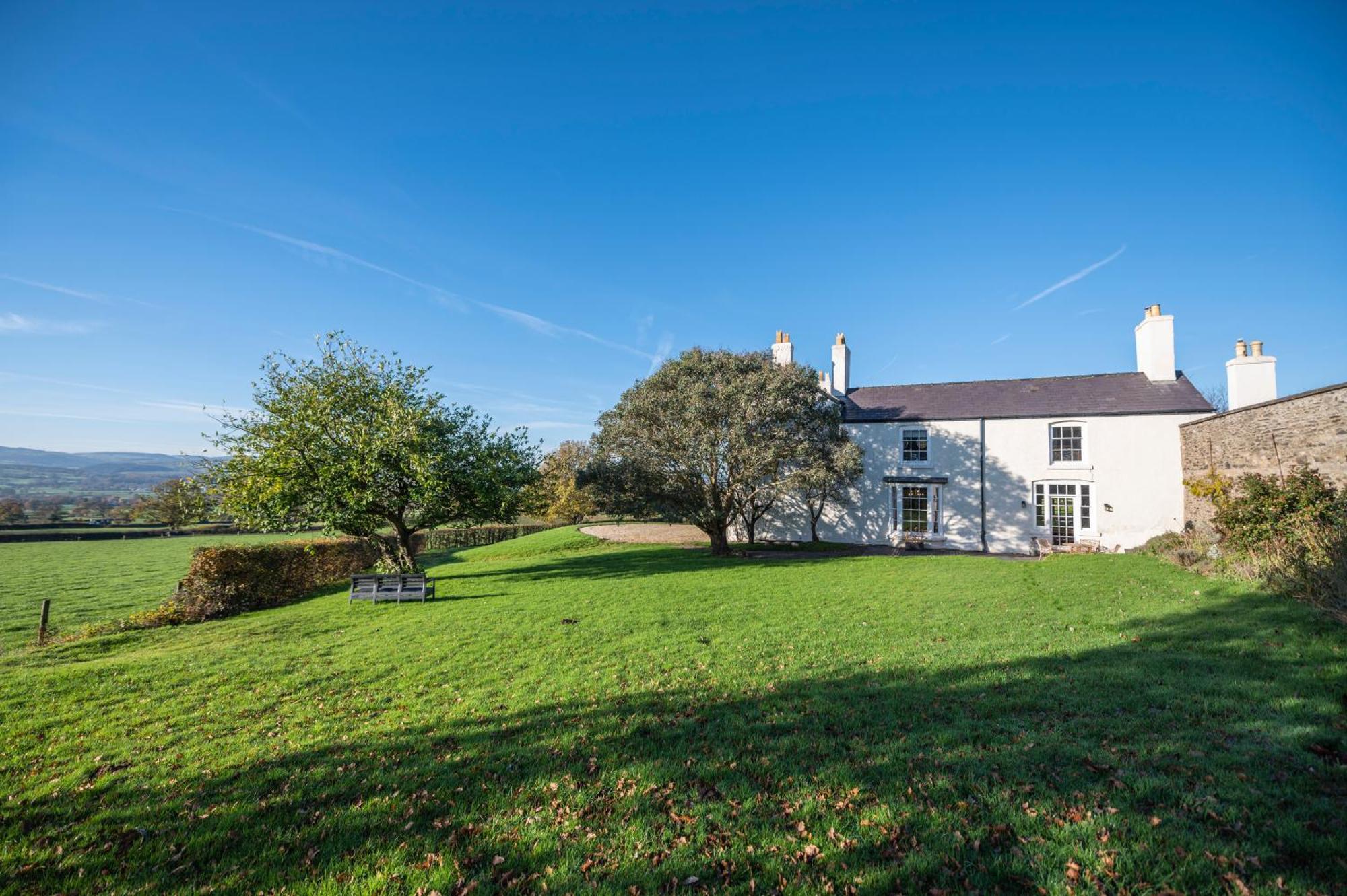 Georgian Country House -Panoramic Views -Sleeps 12 รูธิน ภายนอก รูปภาพ
