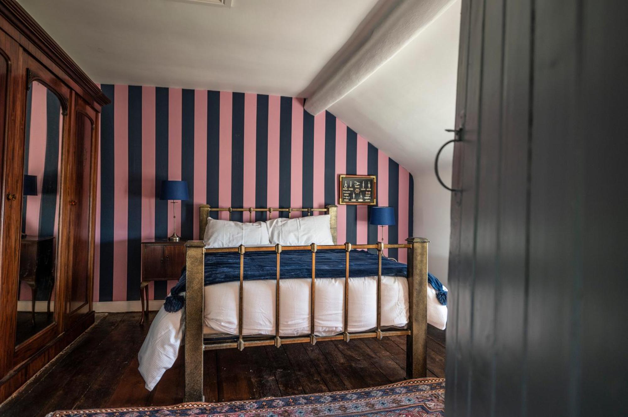 Georgian Country House -Panoramic Views -Sleeps 12 รูธิน ภายนอก รูปภาพ