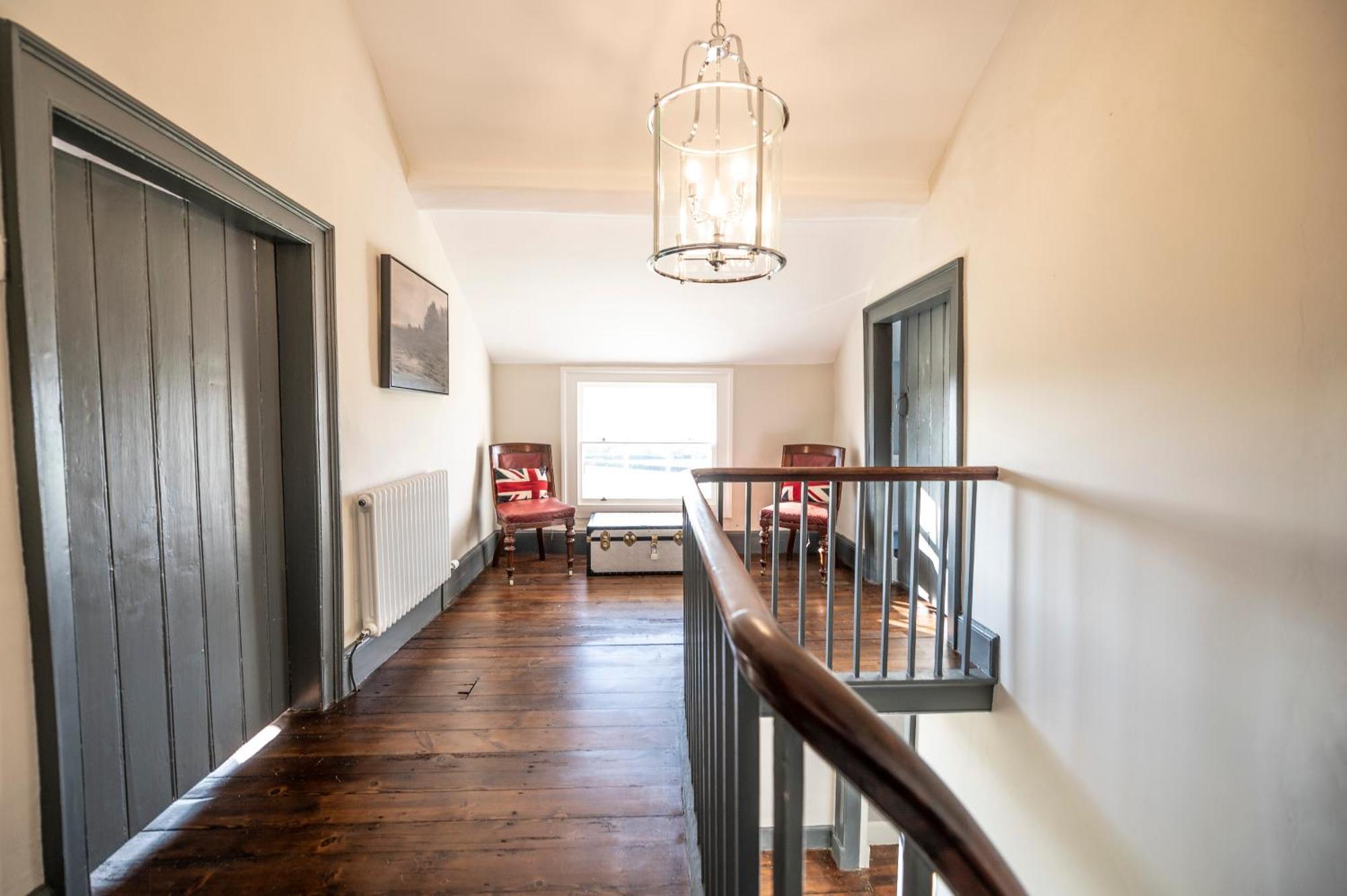 Georgian Country House -Panoramic Views -Sleeps 12 รูธิน ภายนอก รูปภาพ